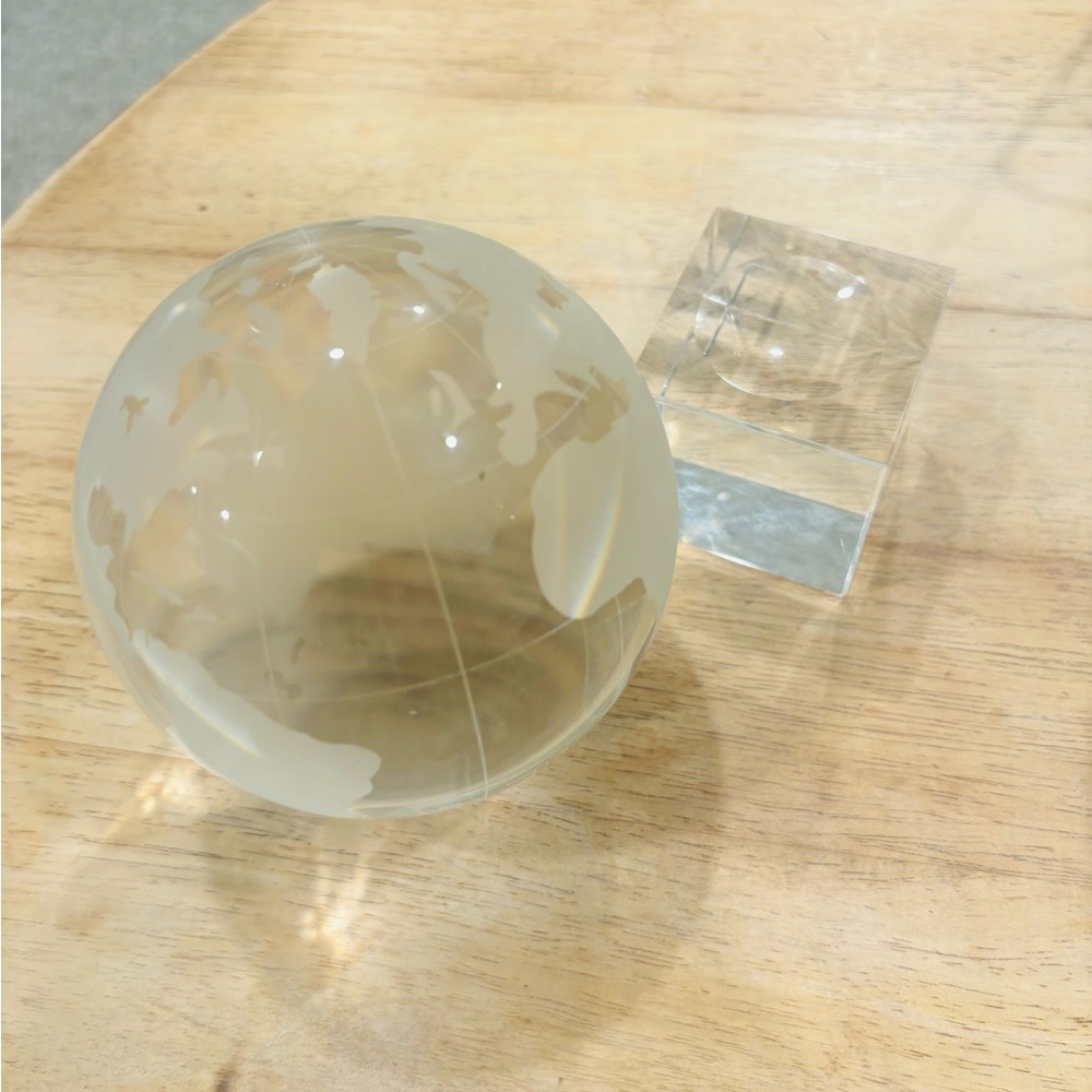 Crystal globe - Picture 5 of 7